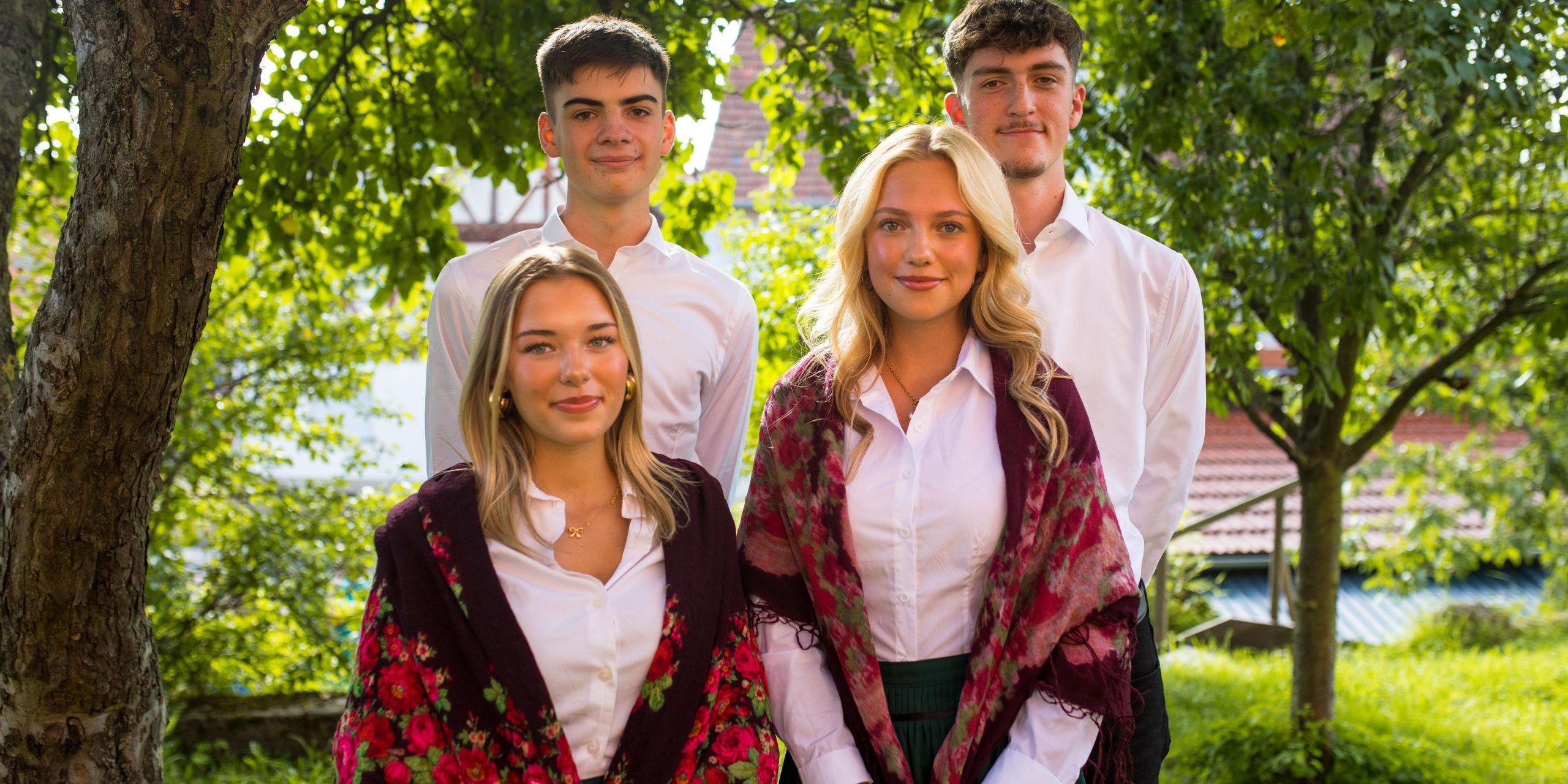 Kirmesmächen und Kirmesburschen