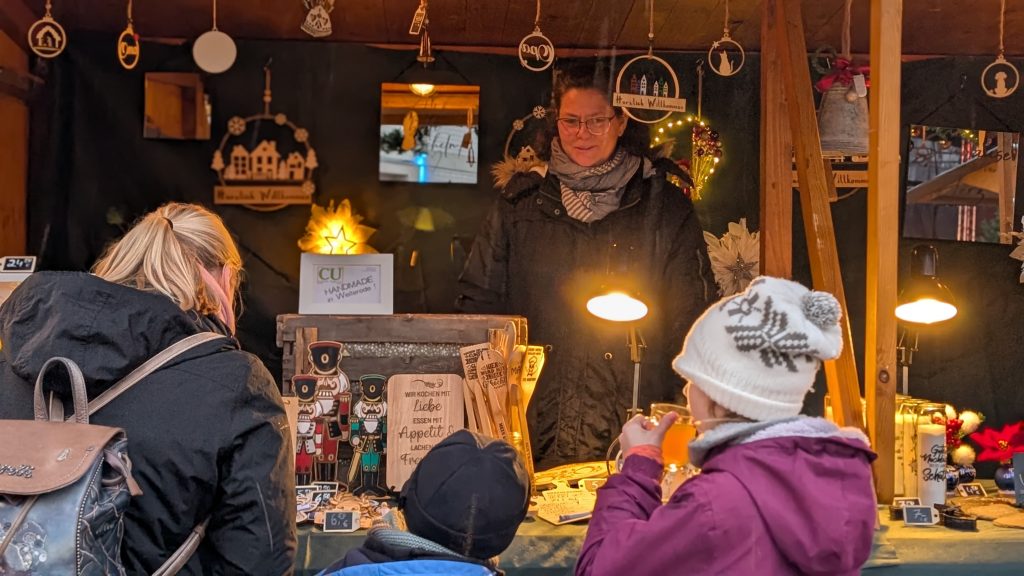 In der Vorweihnachtszeit erstrahlt der Rathausmarkt wieder in festlichem Glanz...