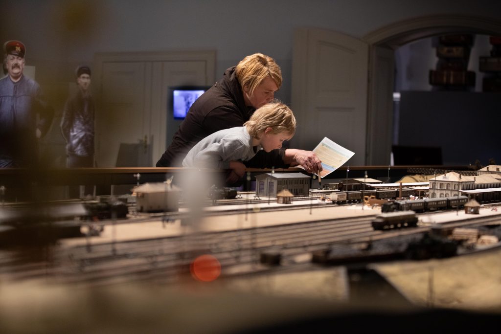 In den derzeit laufenden Osterferien bietet die Dauerausstellung „Bahnhof Bebra“...